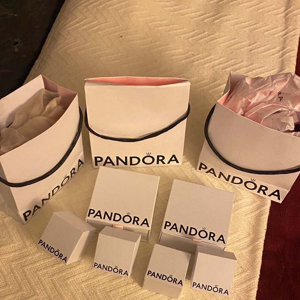 Pandora White and Black Gift Box Collection